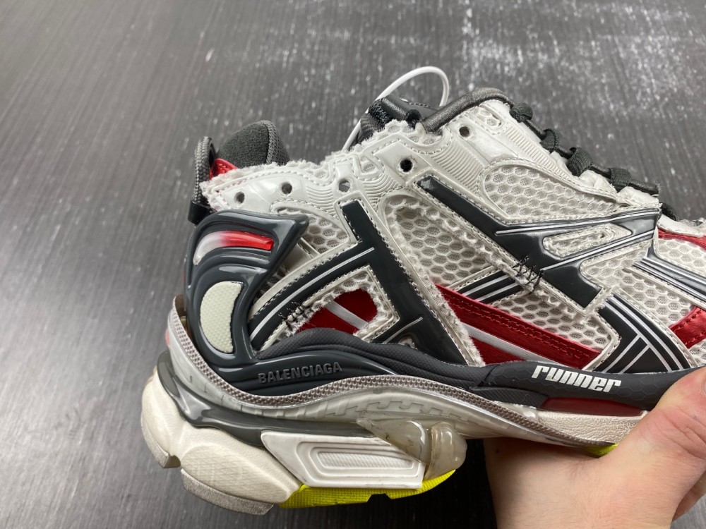 Balenciaga 7.0 Sneaker 014