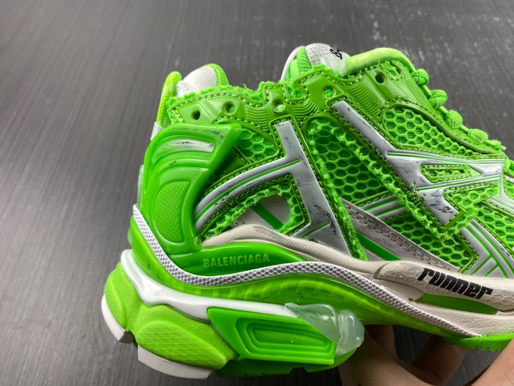 Balenciaga 7.0 Sneaker 016