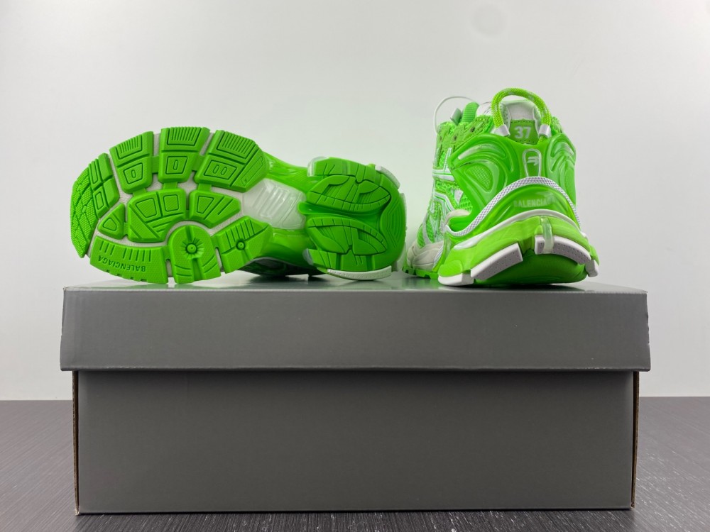 Balenciaga 7.0 Sneaker 016