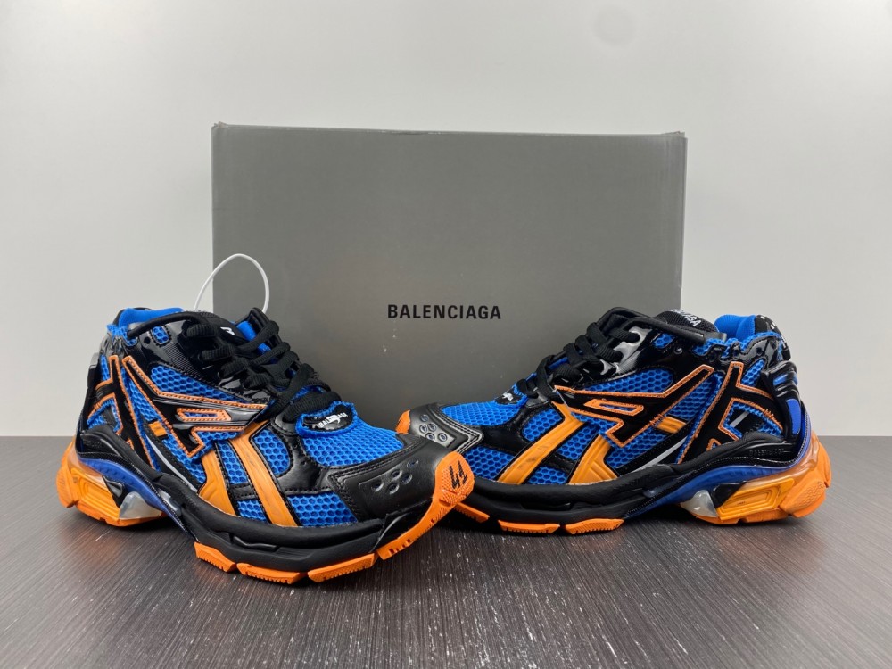 Balenciaga 7.0 Sneaker 017