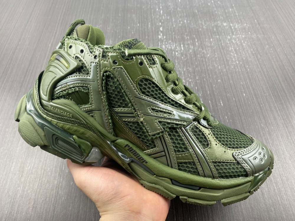 Balenciaga 7.0 Sneaker 019