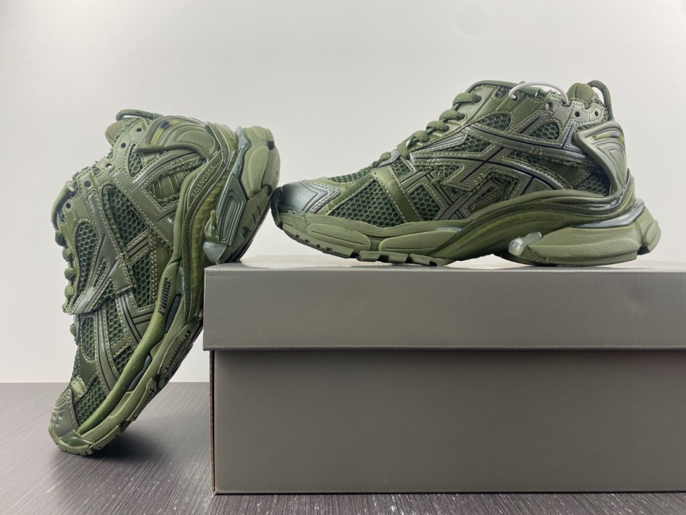 Balenciaga 7.0 Sneaker 019