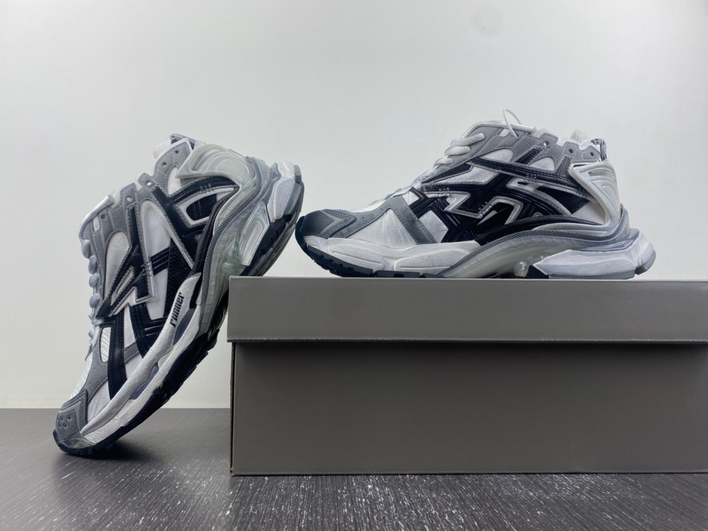 Balenciaga 7.0 Sneaker 020