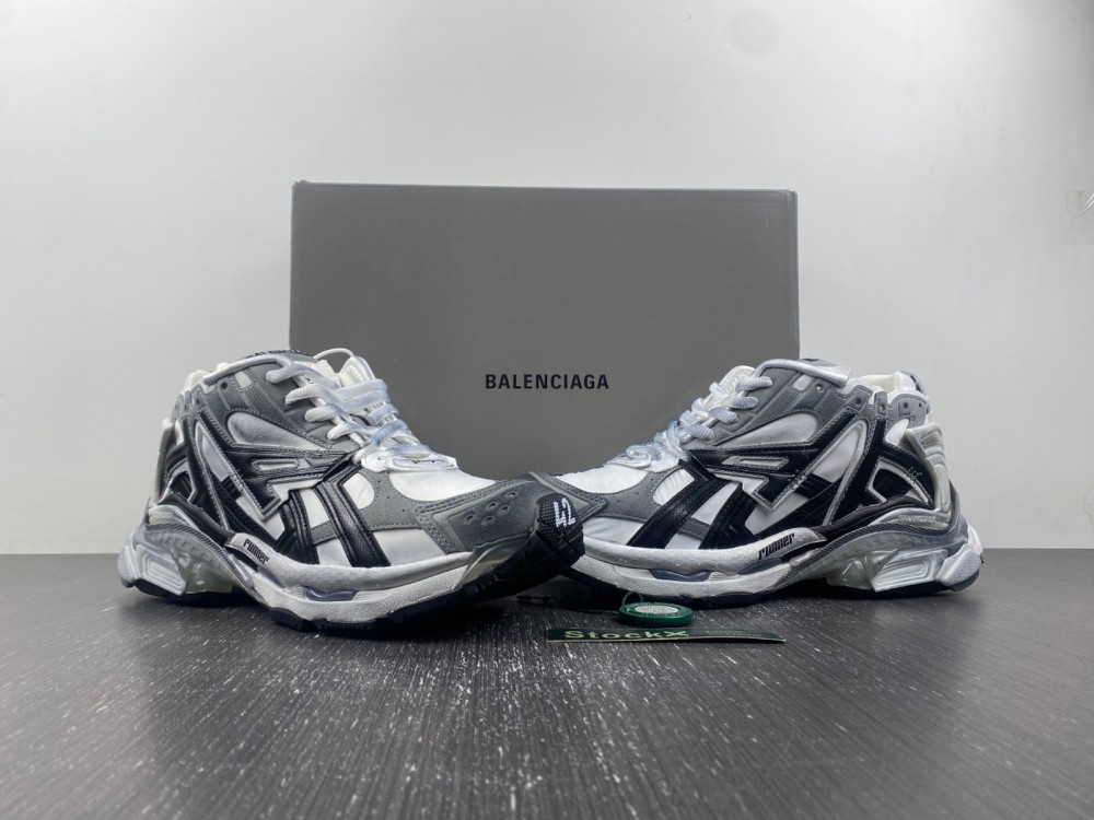 Balenciaga 7.0 Sneaker 020