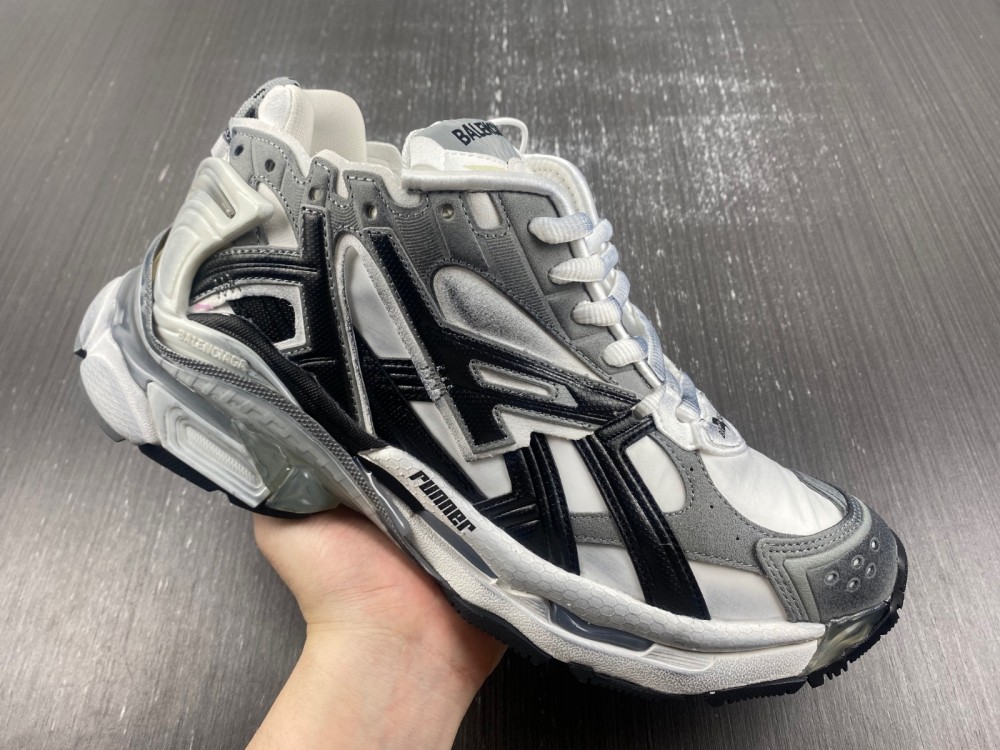 Balenciaga 7.0 Sneaker 020