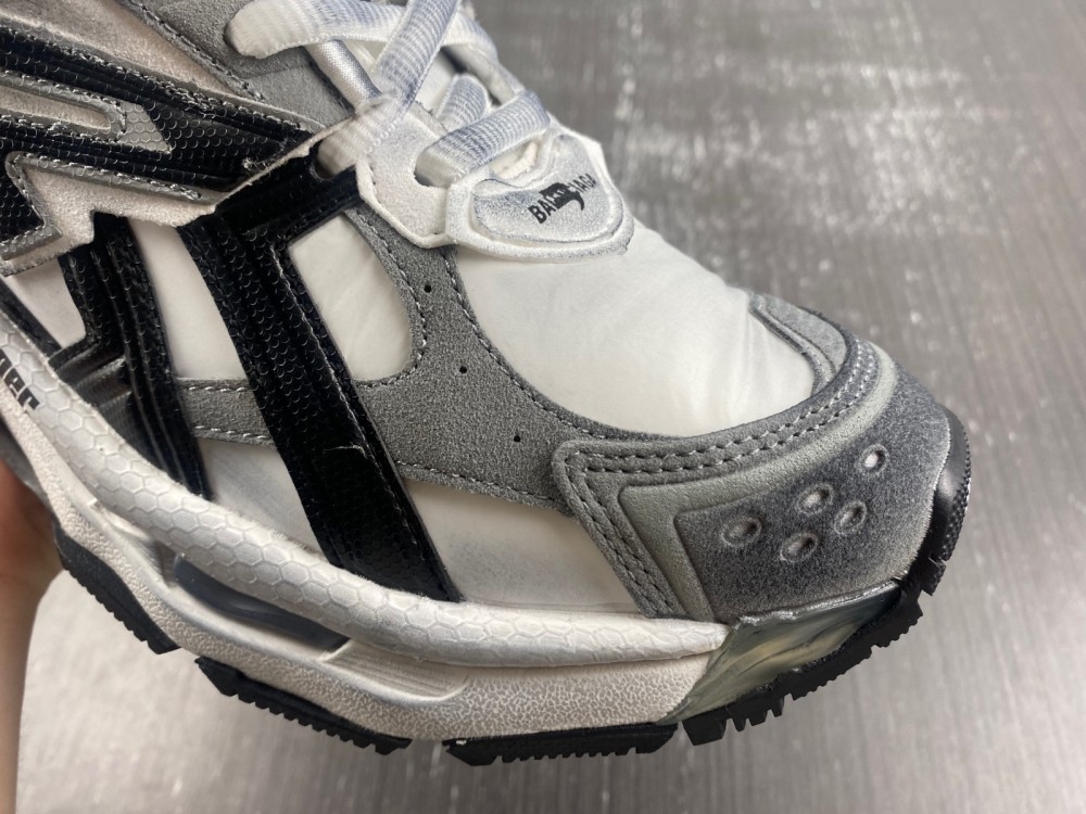 Balenciaga 7.0 Sneaker 020