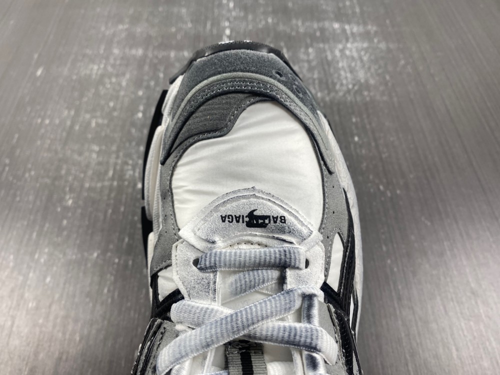 Balenciaga 7.0 Sneaker 020