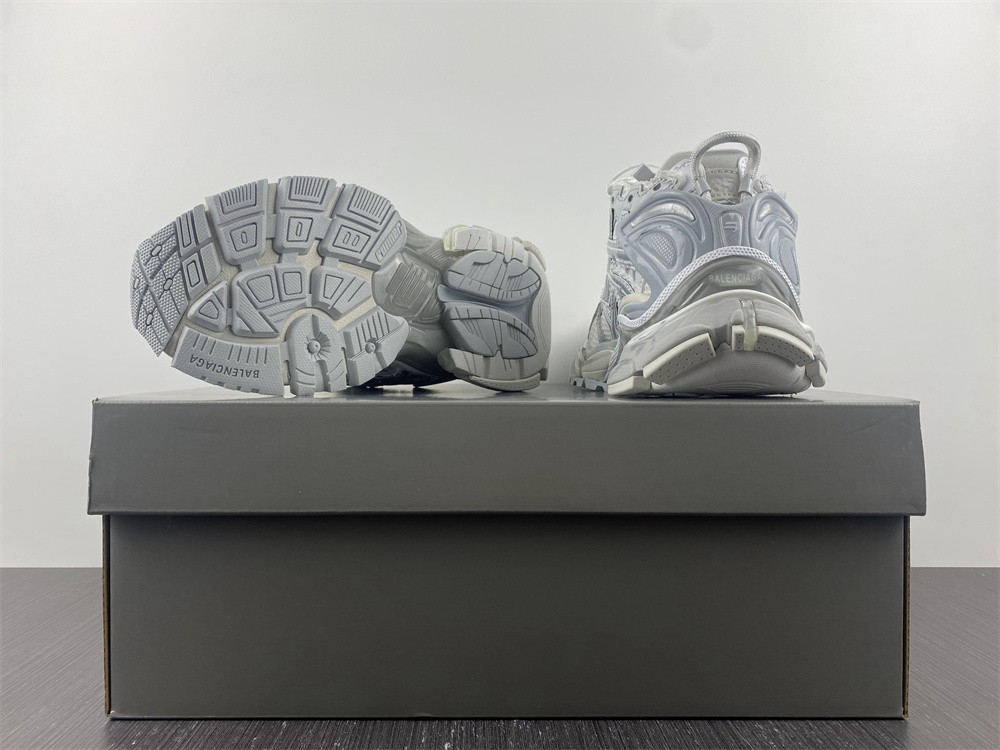 Balenciaga 7.0 Sneaker 021