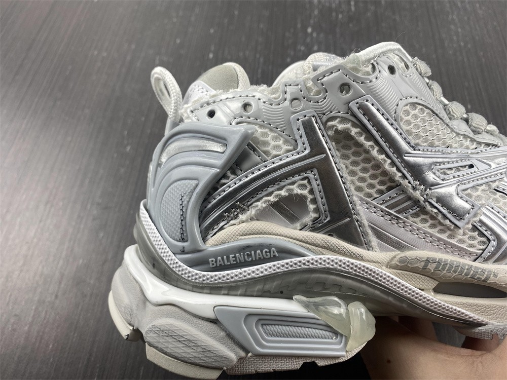 Balenciaga 7.0 Sneaker 021