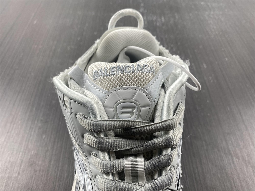 Balenciaga 7.0 Sneaker 021