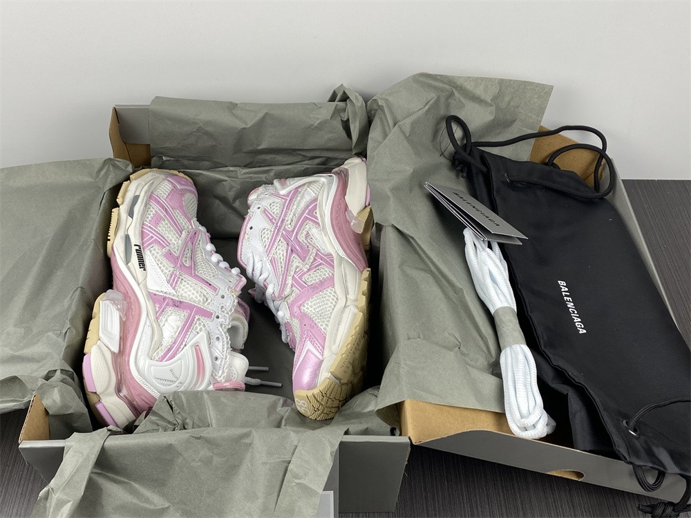 Balenciaga 7.0 Sneaker Wmns 018