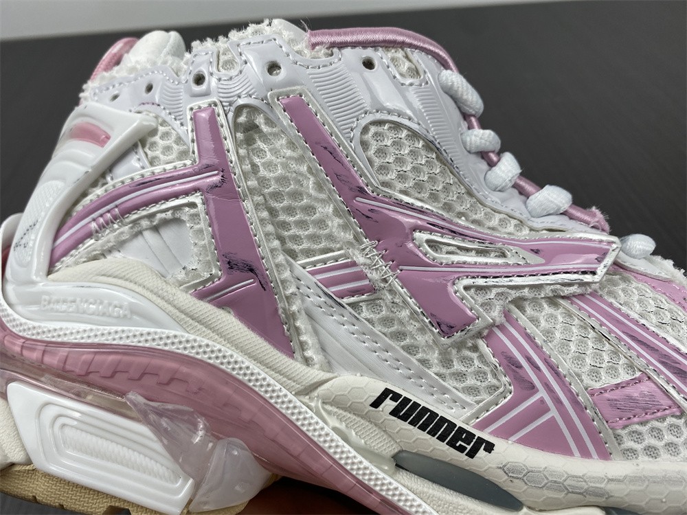 Balenciaga 7.0 Sneaker Wmns 018