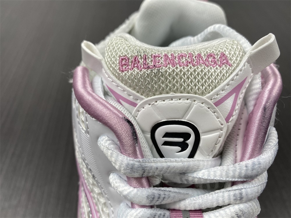 Balenciaga 7.0 Sneaker Wmns 018