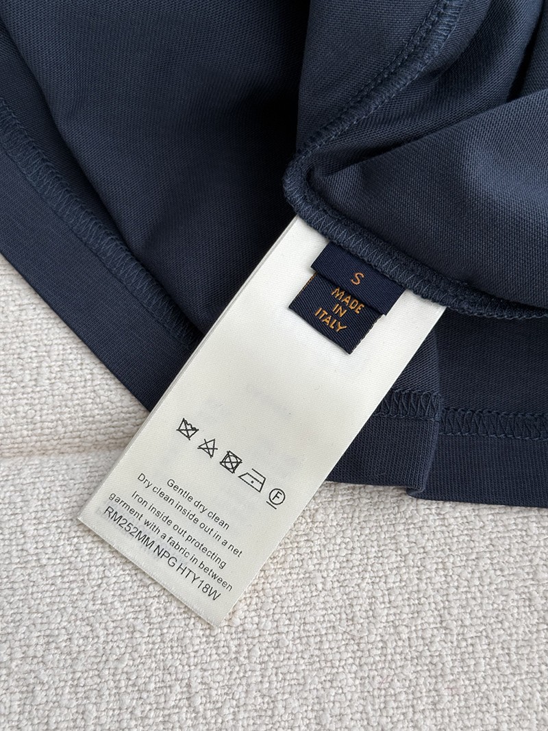 LV T-shirt 011