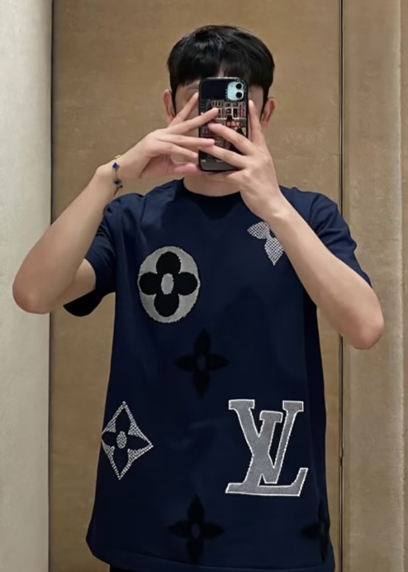 LV T-shirt F8856 010