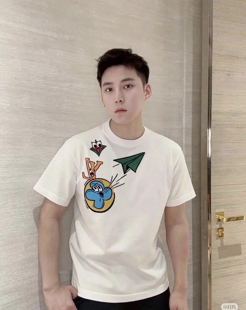 LV T-shirt 044