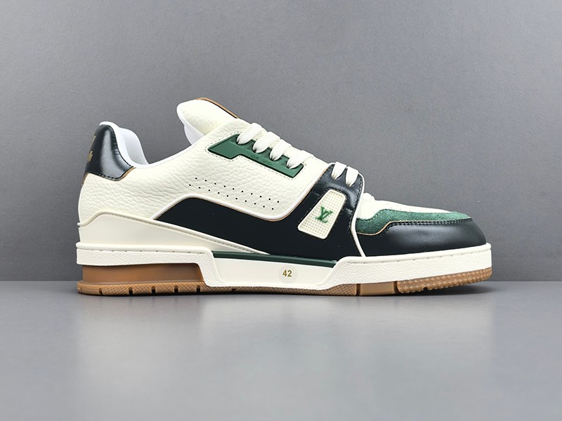 LV Trainer Sneaker 065