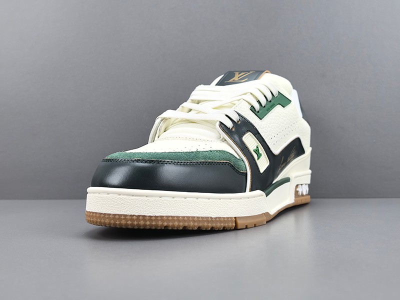 LV Trainer Sneaker 065