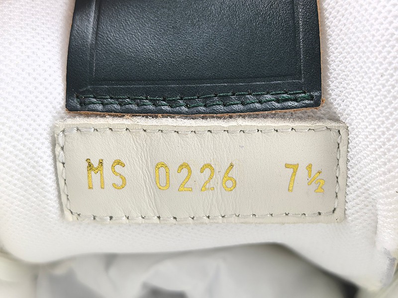 LV Trainer Sneaker 065