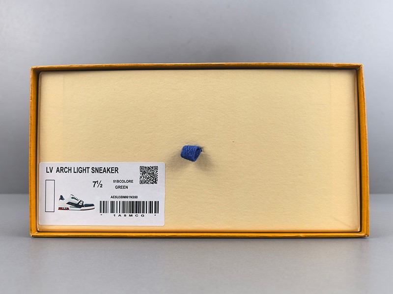 LV Trainer Sneaker 065