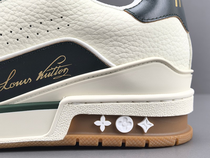 LV Trainer Sneaker 065
