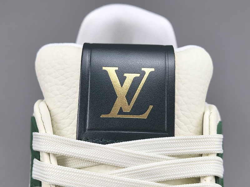 LV Trainer Sneaker 065