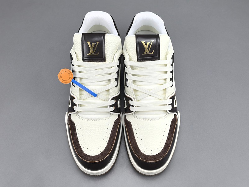LV Trainer Sneaker 064