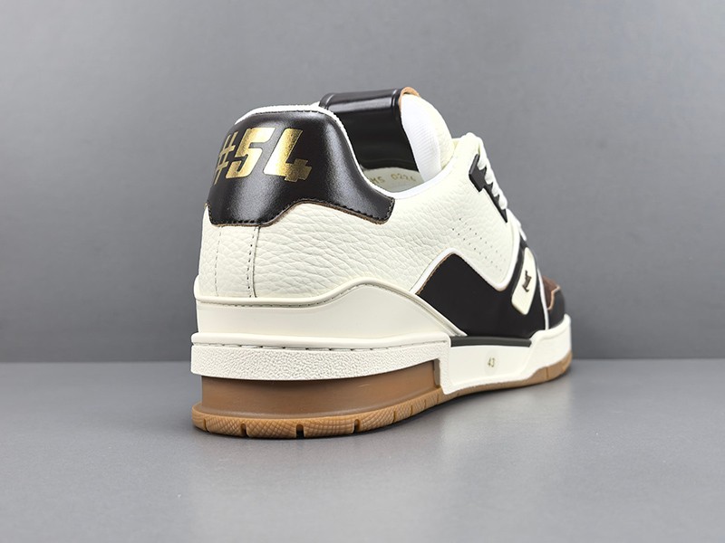 LV Trainer Sneaker 064