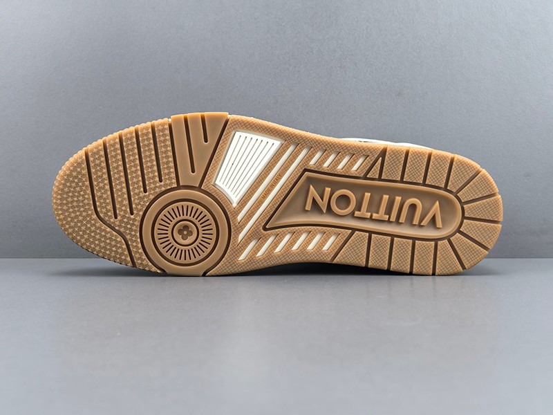 LV Trainer Sneaker 063