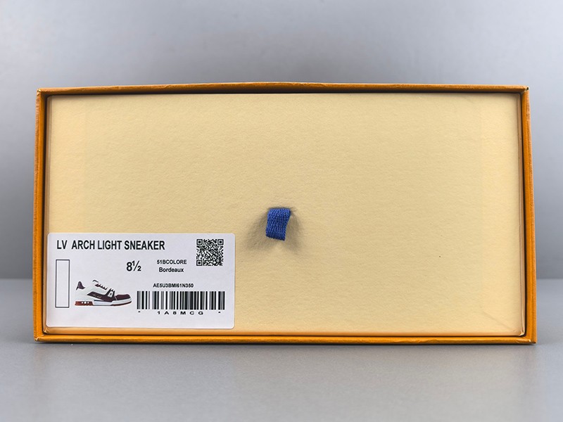 LV Trainer Sneaker 063