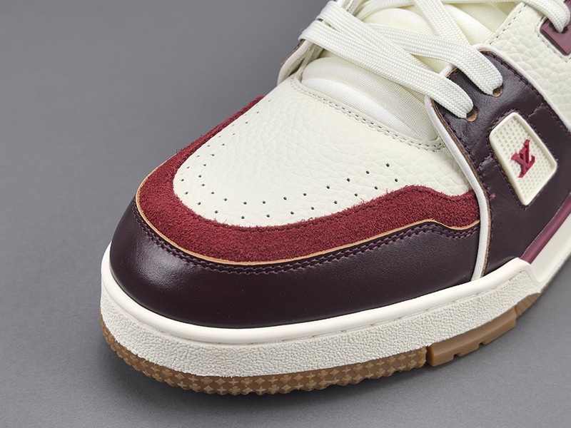 LV Trainer Sneaker 063