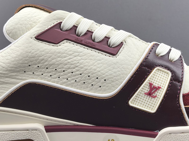 LV Trainer Sneaker 063