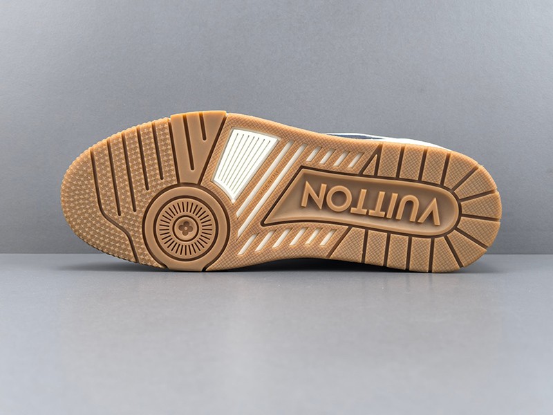 LV Trainer Sneaker 066