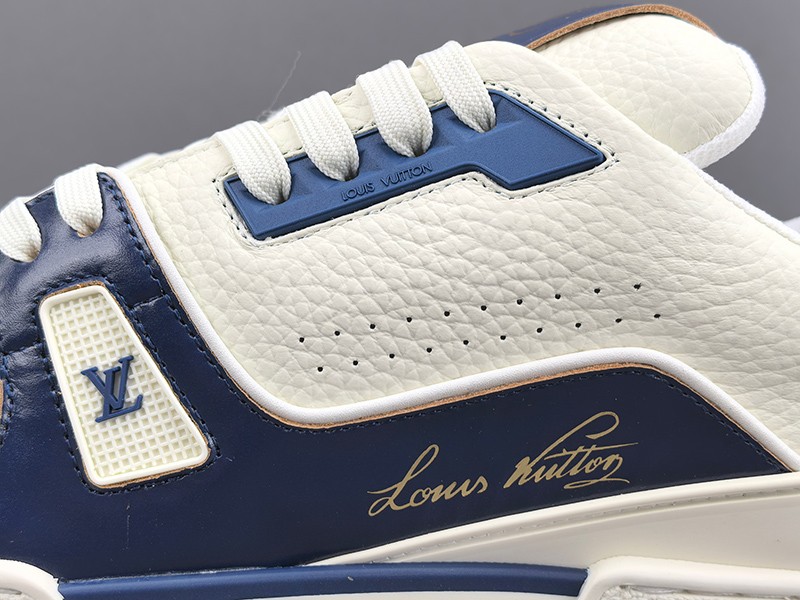 LV Trainer Sneaker 066
