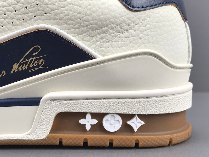 LV Trainer Sneaker 066
