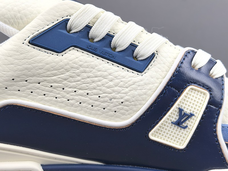LV Trainer Sneaker 066