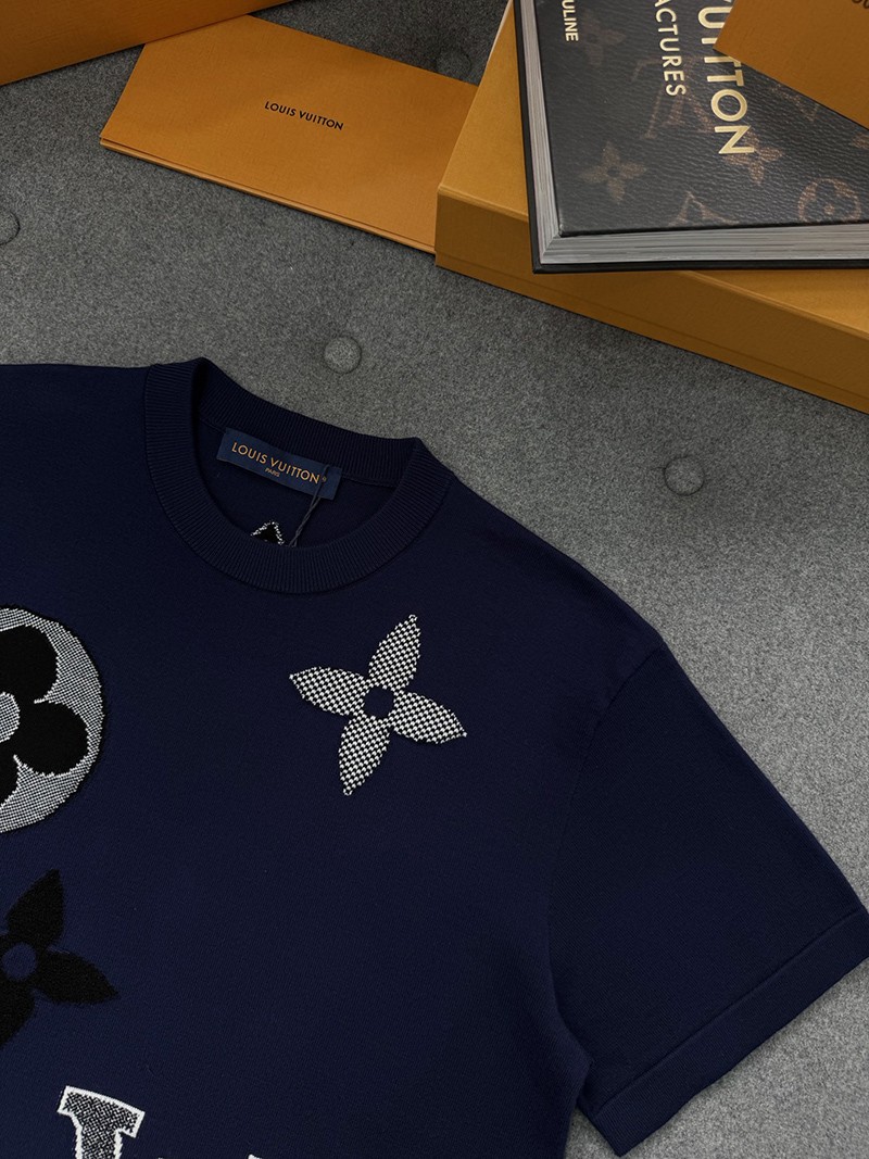 LV T-shirt F8856 010