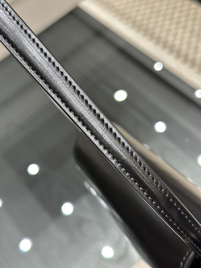 Voltaire 779642 Black