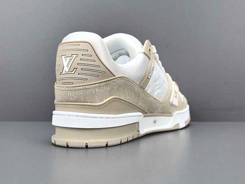 LV Trainer Sneaker 068