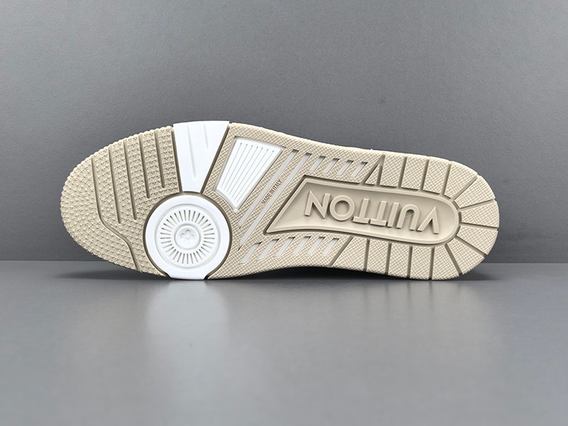 LV Trainer Sneaker 068