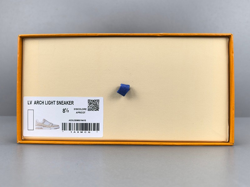 LV Trainer Sneaker 068
