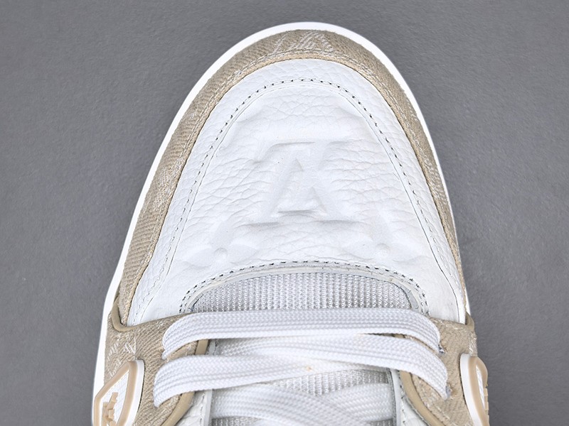 LV Trainer Sneaker 068