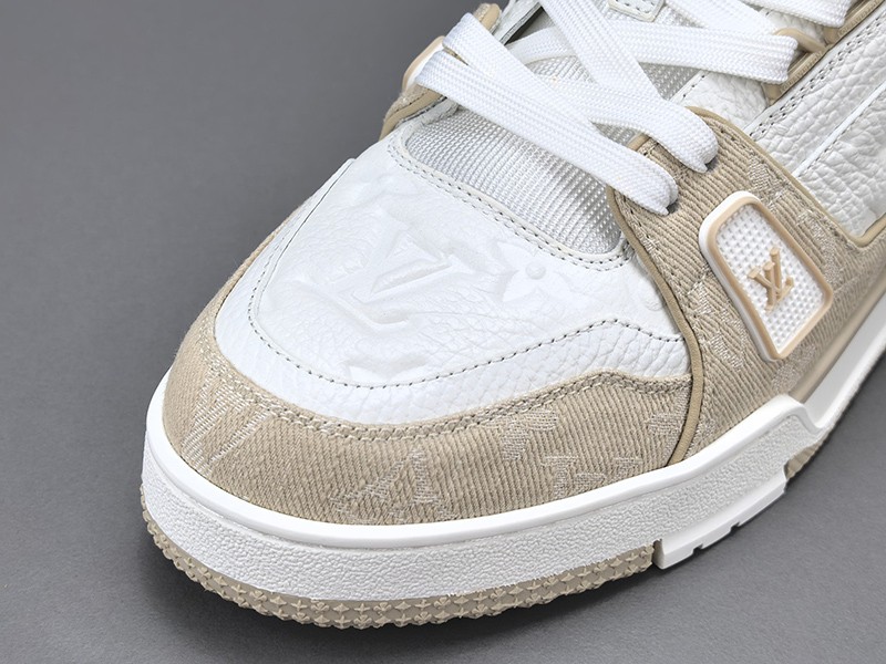 LV Trainer Sneaker 068