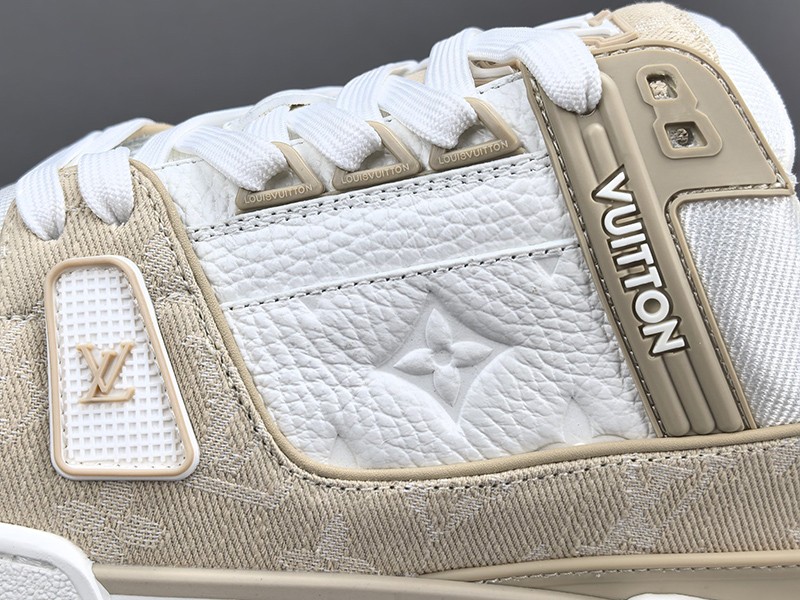 LV Trainer Sneaker 068