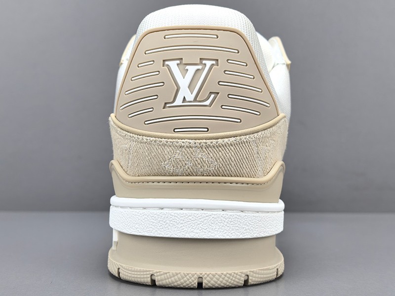 LV Trainer Sneaker 068