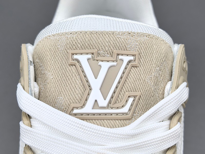 LV Trainer Sneaker 068