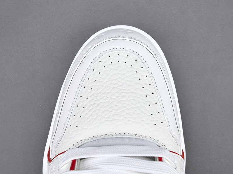 LV Trainer Sneaker 069