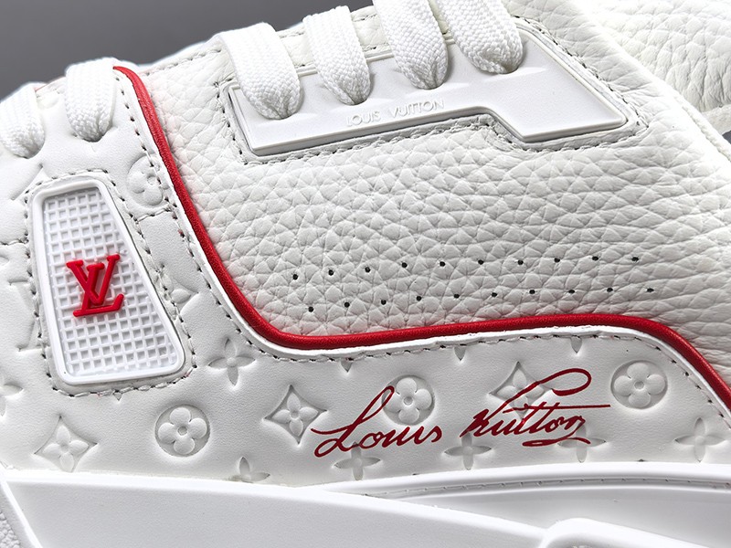 LV Trainer Sneaker 069