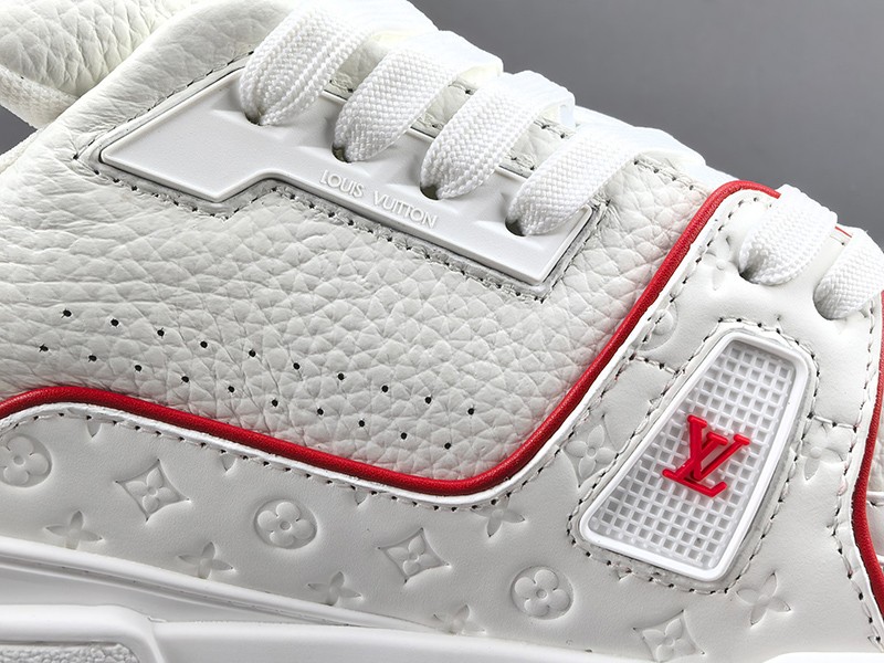 LV Trainer Sneaker 069