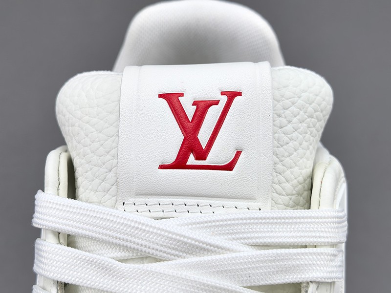 LV Trainer Sneaker 069